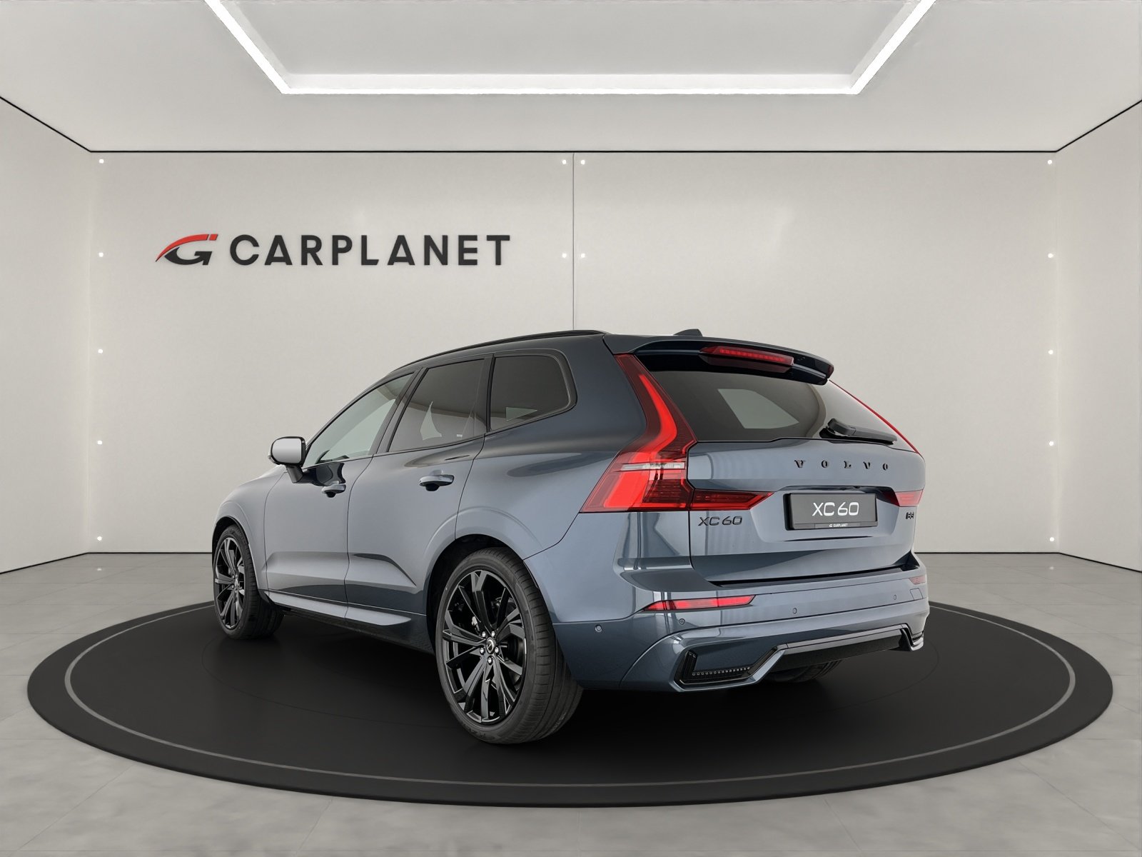 VOLVO XC60 2.0 B5 MH Black Edition AWD, Mild-Hybrid Petrol/Electric, New car, Automatic - 2