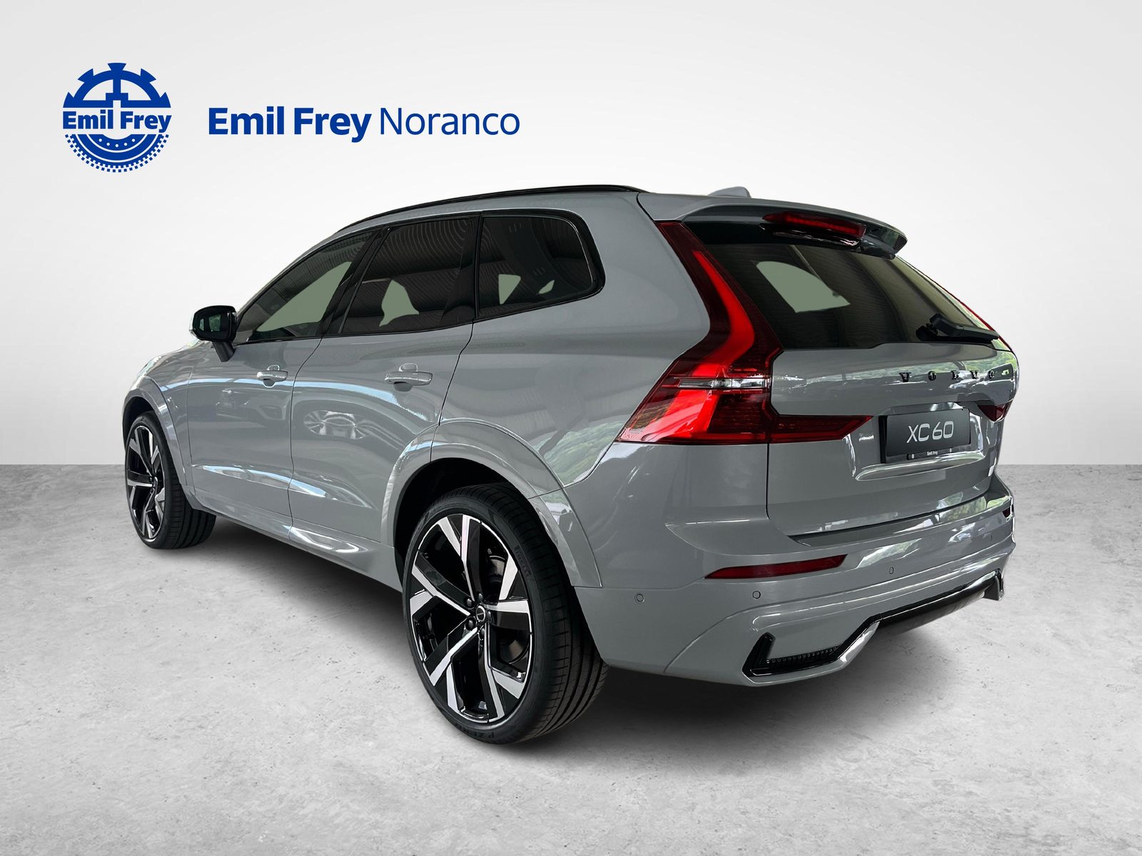 VOLVO XC60 2.0 B5 MH Black Edition AWD, Mild-Hybrid Petrol/Electric, New car, Automatic - 3