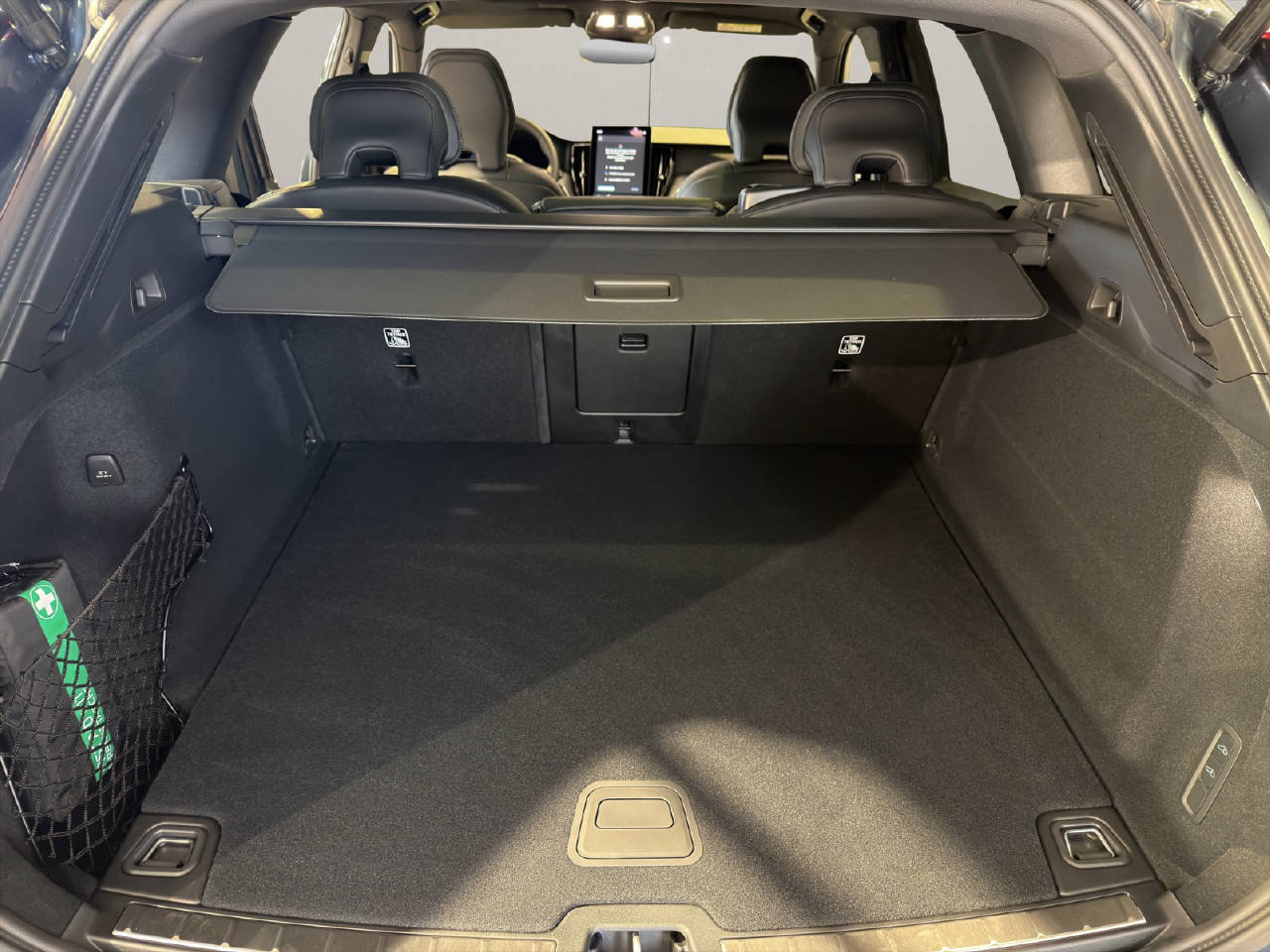 VOLVO XC60 2.0 B5 MH Ultra Dark AWD, Mild-Hybrid Benzin/Elektro, Neuwagen, Automatik - 7