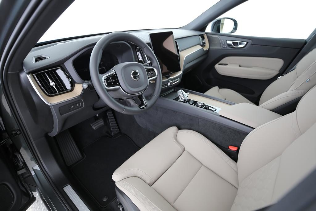 VOLVO XC60 2.0 T6 TE Ultra Dark eAWD, Plug-in-Hybrid Benzin/Elektro, Neuwagen, Automatik - 6