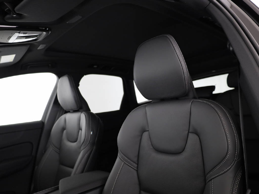 VOLVO XC60 2.0 T8 TE Black Edition eAWD, Plug-in-Hybrid Petrol/Electric, New car, Automatic - 4