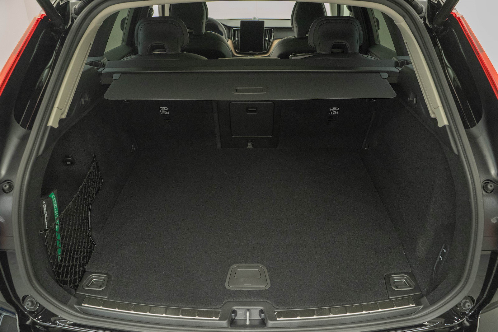 VOLVO XC60 2.0 T8 TE Ultra Dark eAWD, Hybride Rechargeable Essence/Électricité, Voiture nouvelle, Automatique - 5
