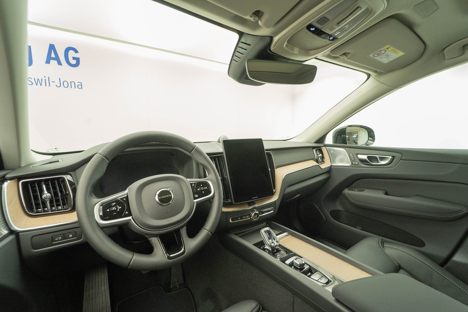 VOLVO XC60 2.0 T8 TE Ultra Dark eAWD, Hybride Rechargeable Essence/Électricité, Voiture nouvelle, Automatique - 6