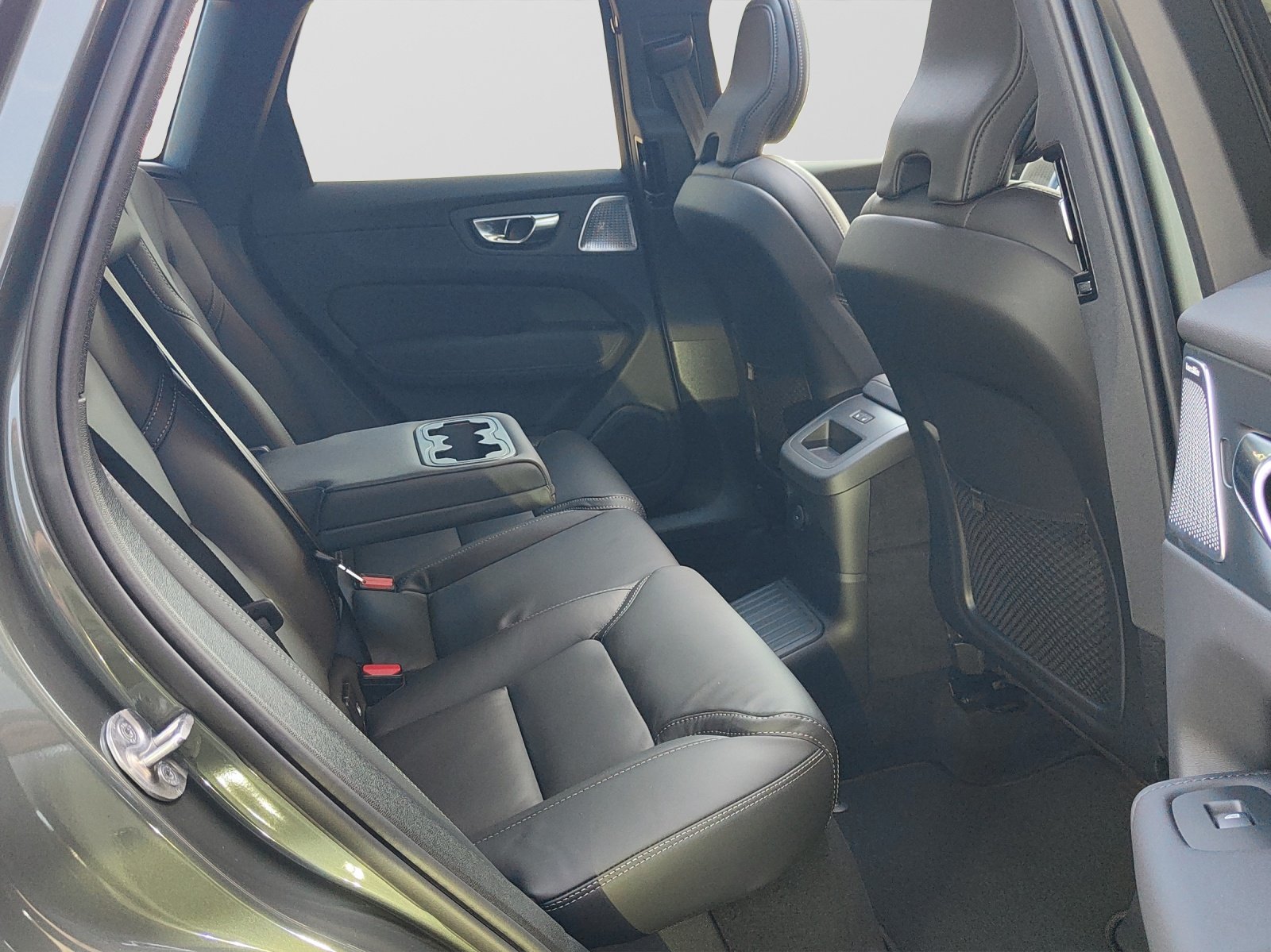 VOLVO XC60 2.0 T8 TE Ultra Bright eAWD, Plug-in-Hybrid Petrol/Electric, New car, Automatic - 6