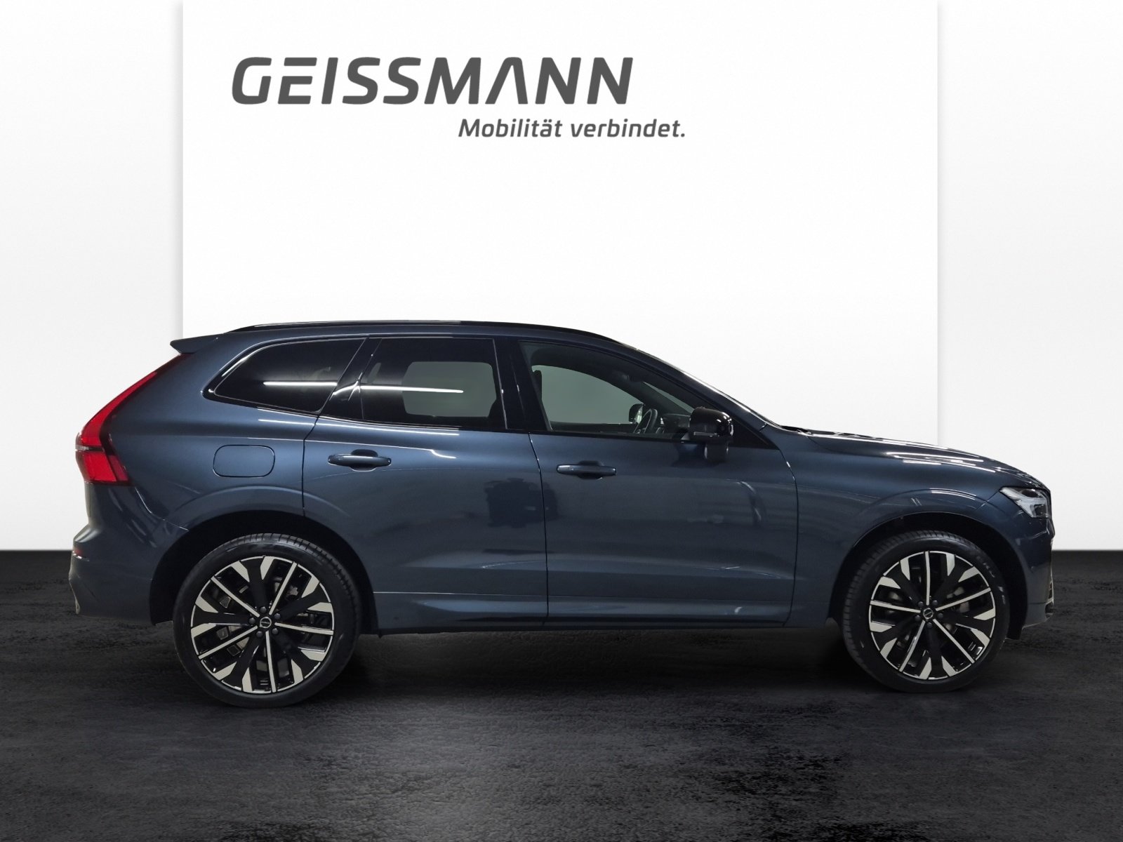 VOLVO XC60 2.0 T8 TE Ultra Dark eAWD, Plug-in-Hybrid Petrol/Electric, New car, Automatic - 4