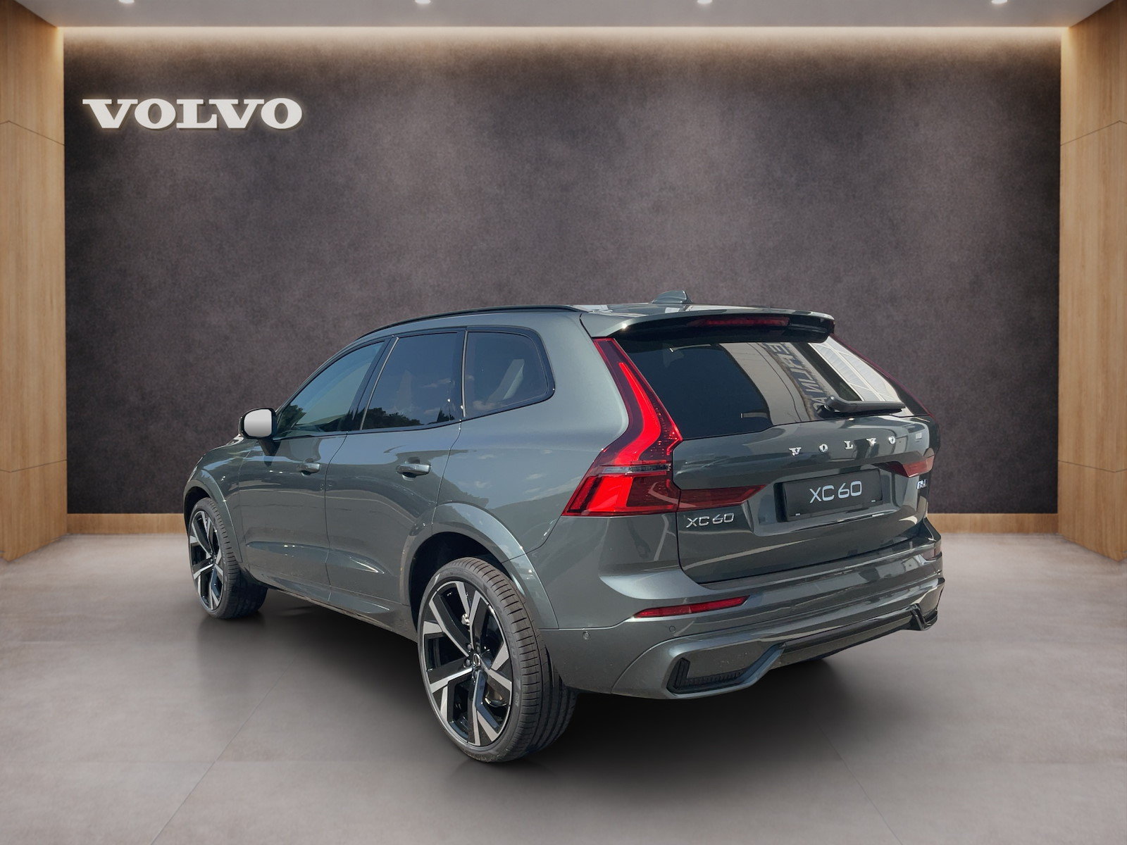 VOLVO XC60 2.0 B5 MH Ultra Dark AWD, Mild-Hybrid Petrol/Electric, New car, Automatic - 4