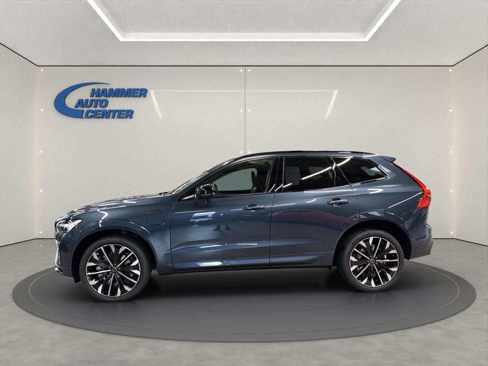 VOLVO XC60 2.0 T8 TE Ultra Dark eAWD, Hybride Rechargeable Essence/Électricité, Voiture nouvelle, Automatique - 2