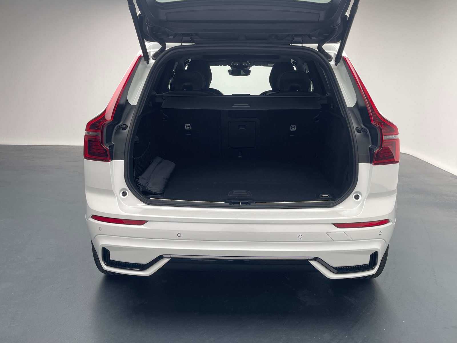 VOLVO XC60 2.0 T6 TE Black Edition eAWD, Hybride Rechargeable Essence/Électricité, Voiture nouvelle, Automatique - 6