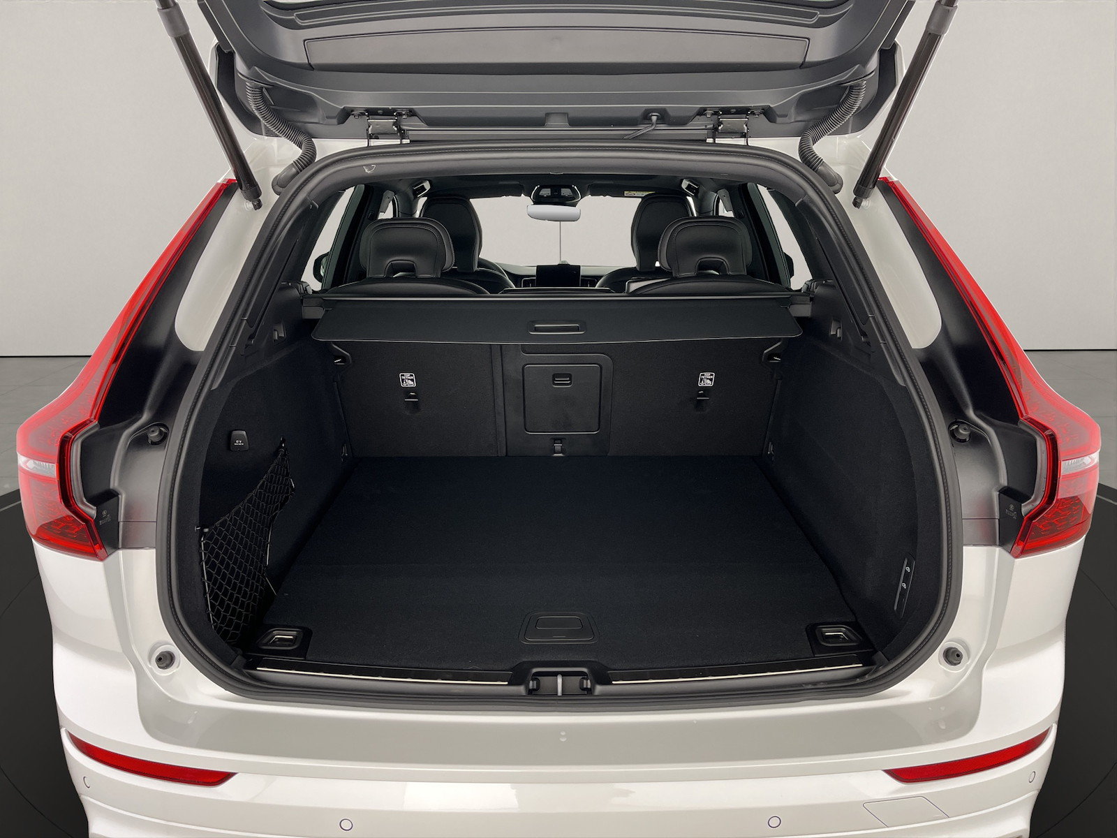 VOLVO XC60 2.0 T8 TE Black Edition eAWD, Plug-in-Hybrid Benzina/Elettrica, Auto nuove, Automatico - 6
