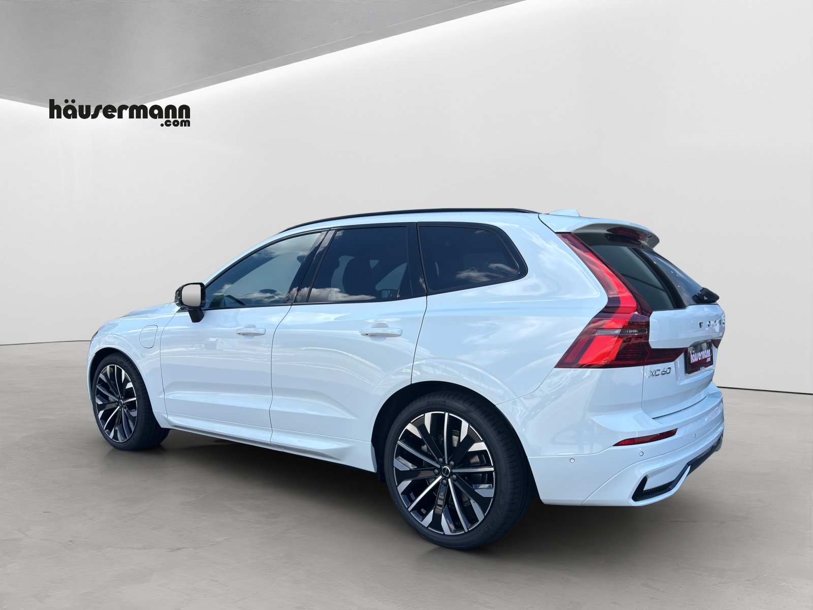 VOLVO XC60 2.0 T8 TE Ultra Dark eAWD, Plug-in-Hybrid Petrol/Electric, New car, Automatic - 3