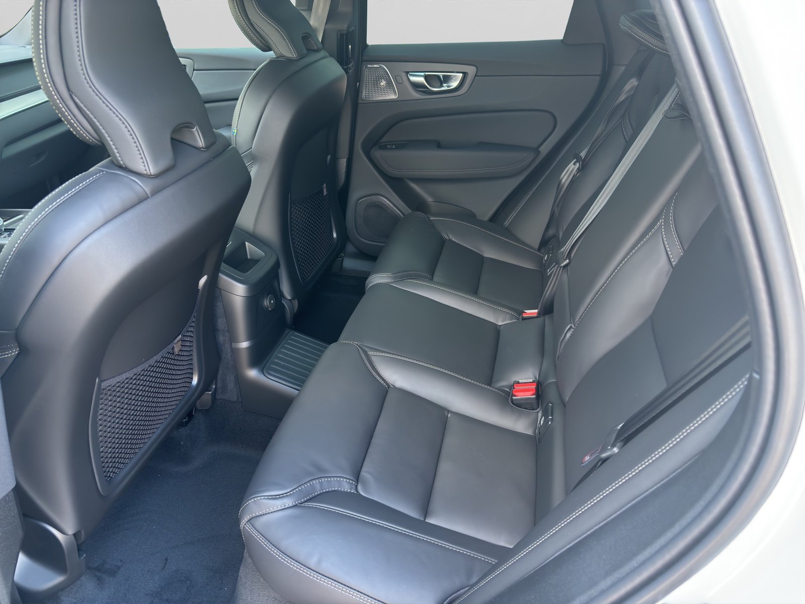 VOLVO XC60 2.0 T8 TE Ultra Dark eAWD, Plug-in-Hybrid Petrol/Electric, New car, Automatic - 5