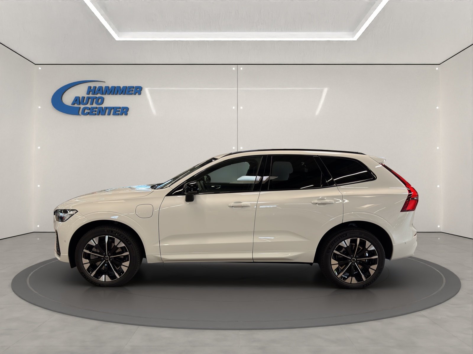VOLVO XC60 2.0 T6 TE Plus Dark eAWD, Plug-in-Hybrid Benzin/Elektro, Neuwagen, Automatik - 2
