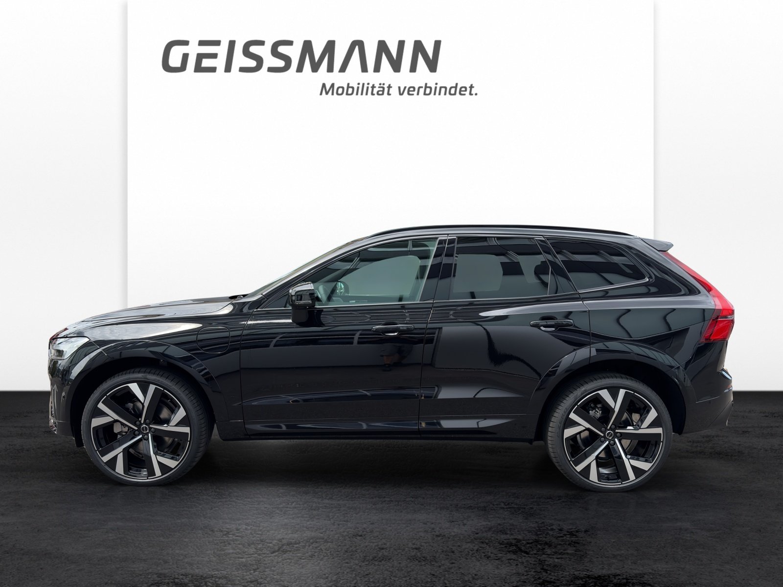 VOLVO XC60 2.0 T8 TE Black Edition eAWD, Plug-in-Hybrid Petrol/Electric, New car, Automatic - 3