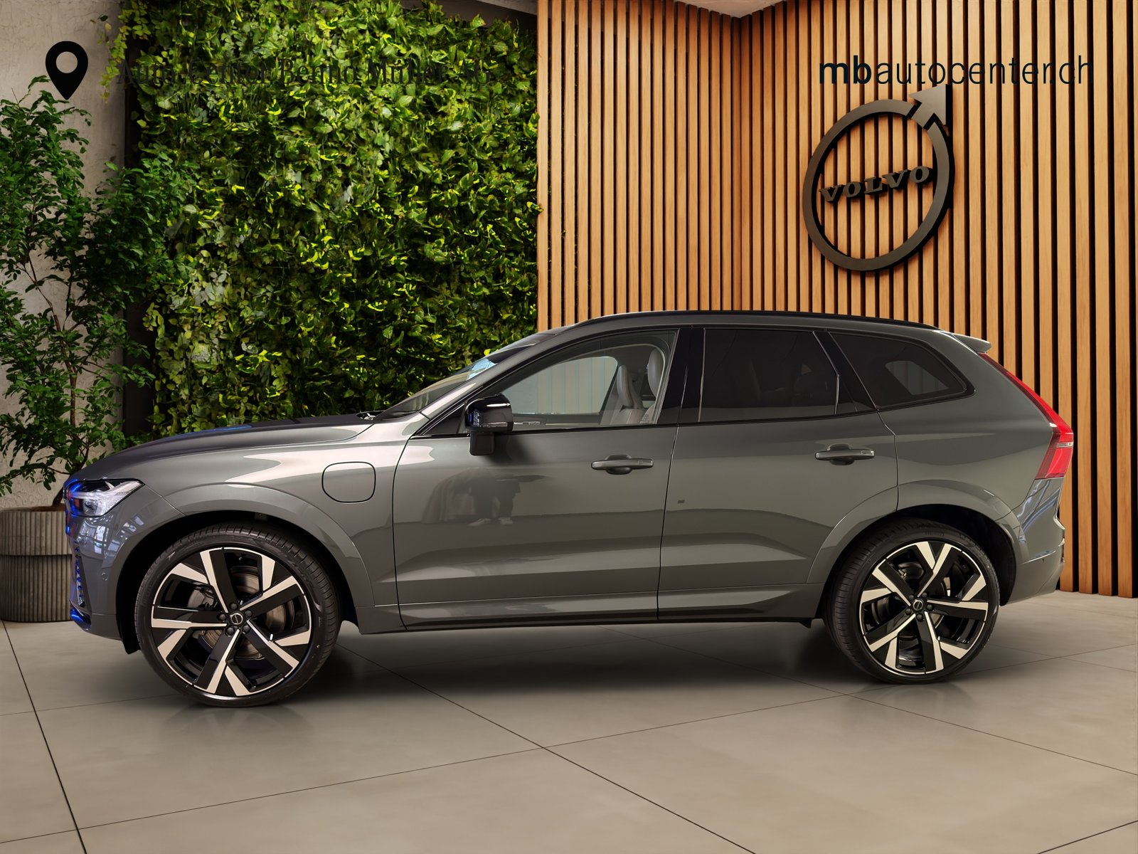 VOLVO XC60 2.0 T8 TE Ultra Dark eAWD, Hybride Rechargeable Essence/Électricité, Voiture nouvelle, Automatique - 2