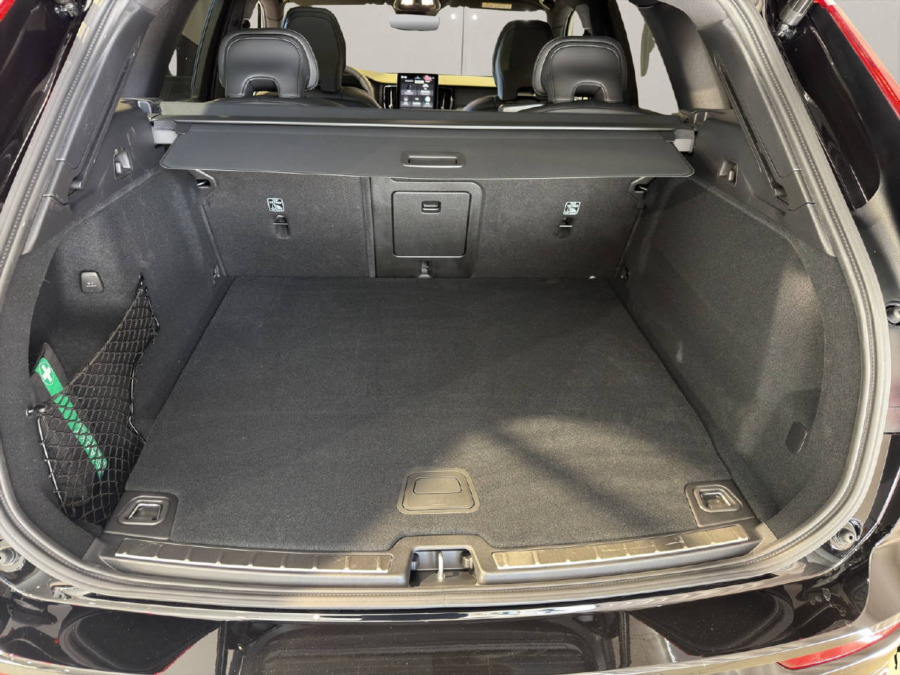 VOLVO XC60 2.0 T6 TE Ultra Dark eAWD, Hybride Rechargeable Essence/Électricité, Voiture nouvelle, Automatique - 7