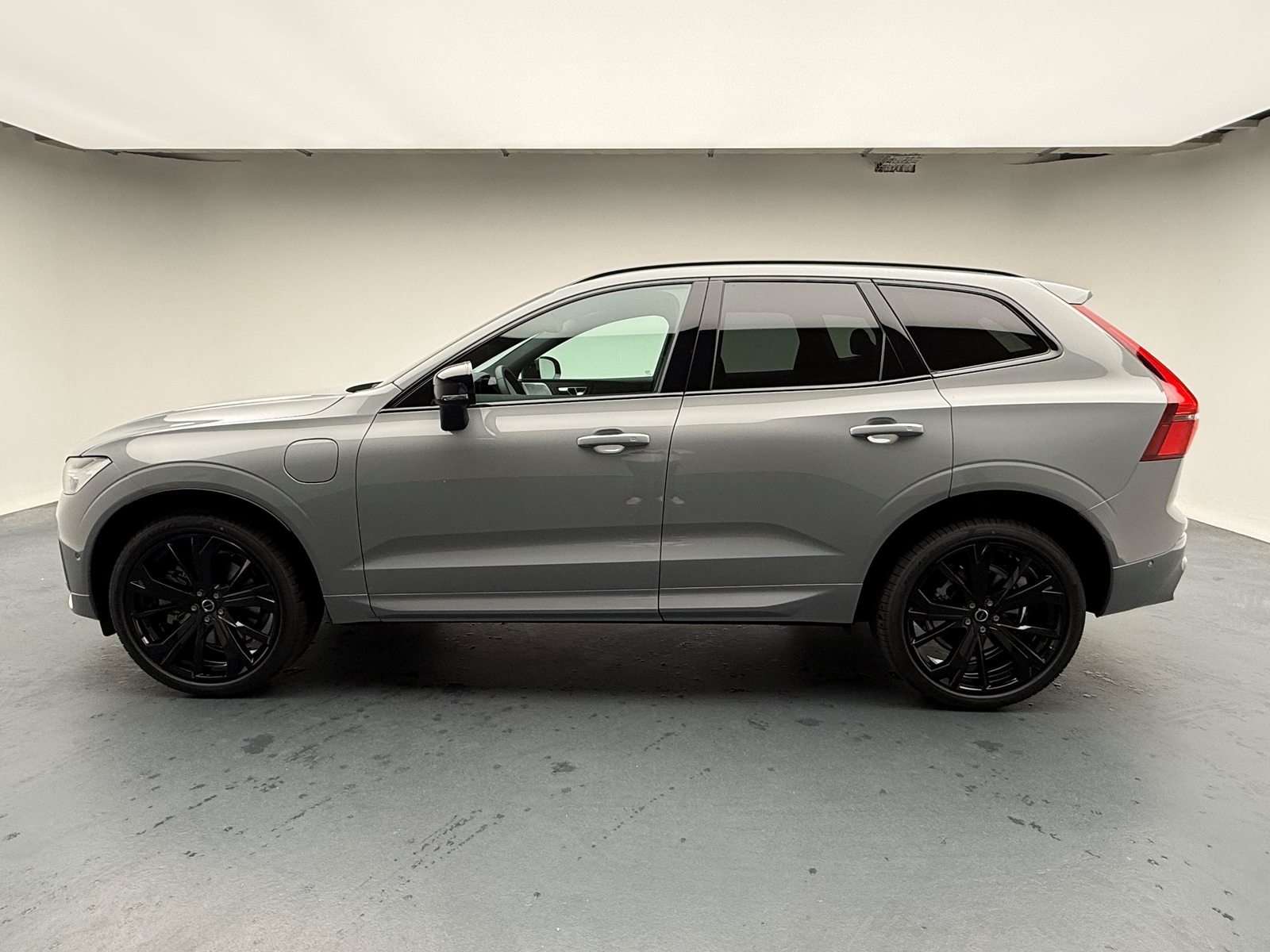 VOLVO XC60 2.0 T6 TE Black Edition eAWD, Plug-in-Hybrid Benzin/Elektro, Neuwagen, Automatik - 3