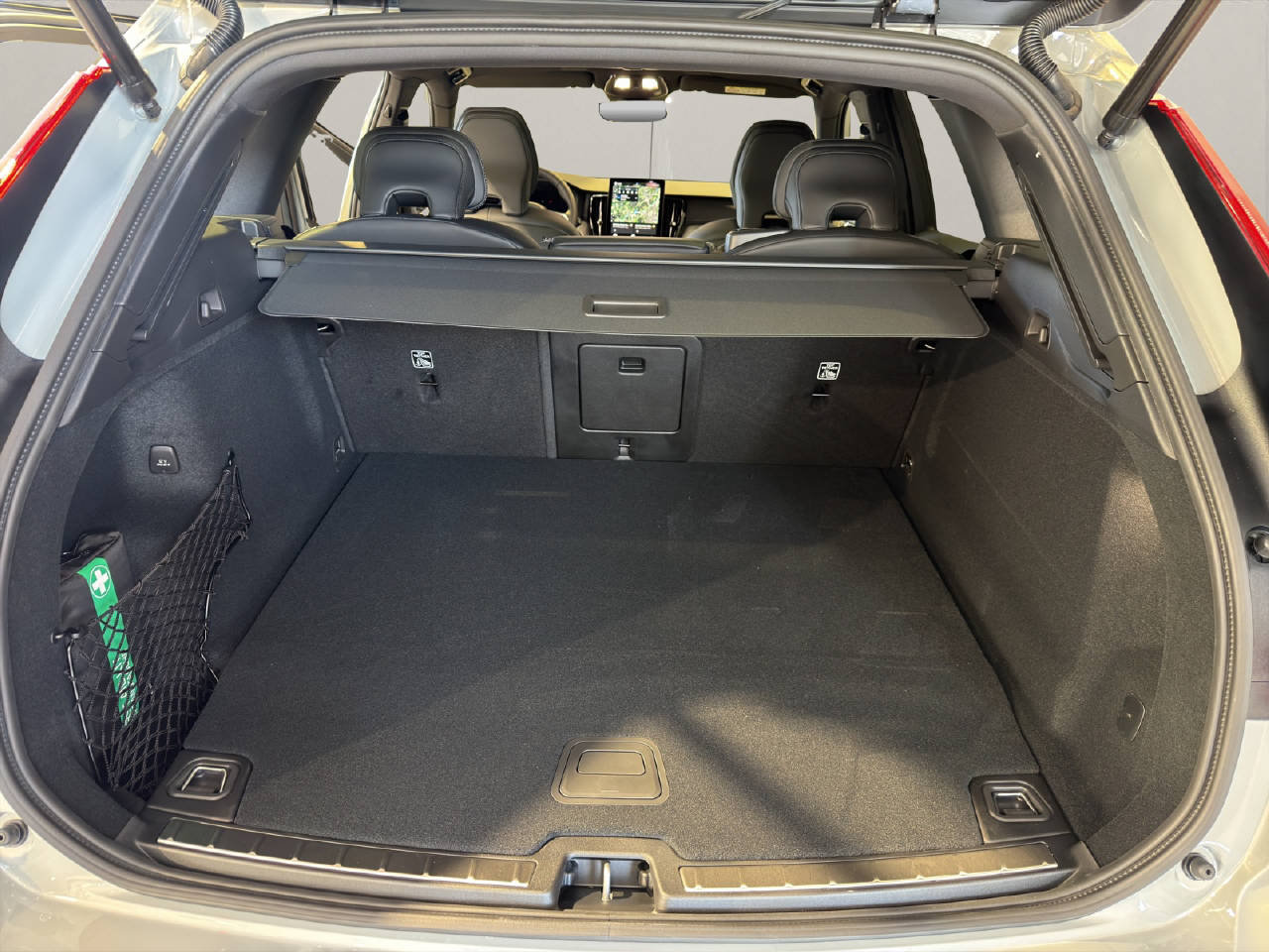 VOLVO XC60 2.0 T8 TE Black Edition eAWD, Plug-in-Hybrid Petrol/Electric, New car, Automatic - 7