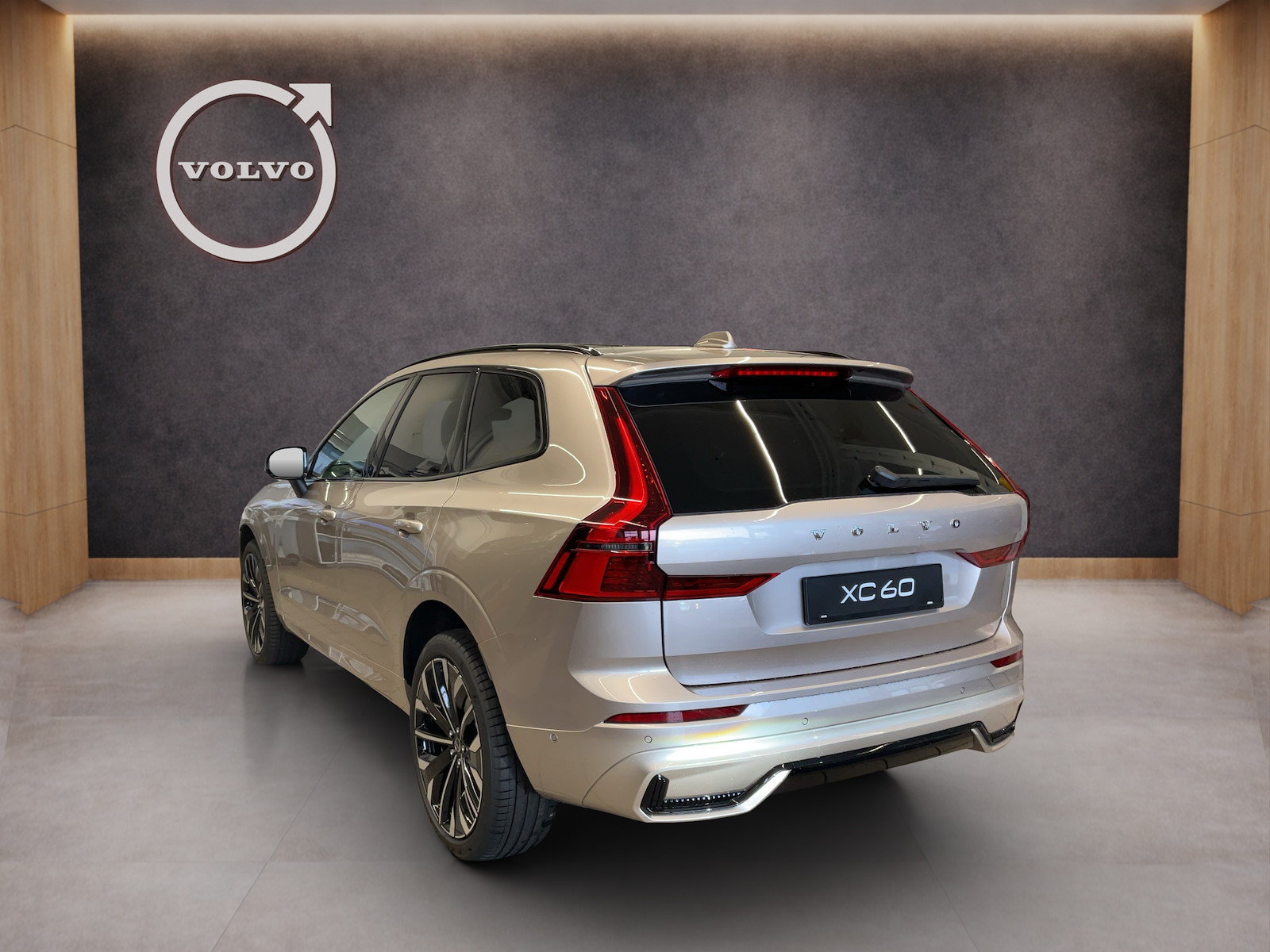 VOLVO XC60 2.0 B5 MH Ultra Dark AWD, Mild-Hybrid Petrol/Electric, New car, Automatic - 4