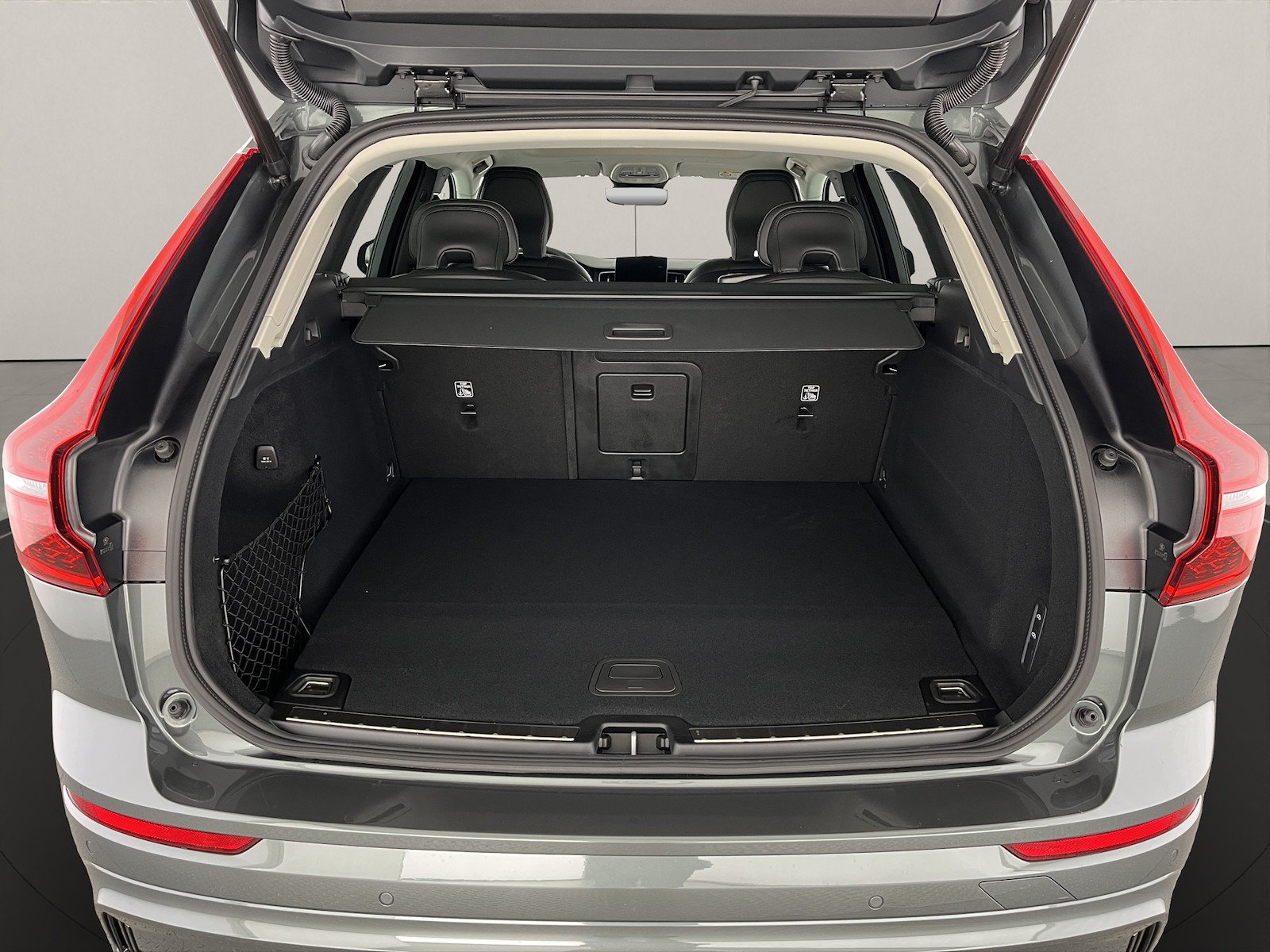 VOLVO XC60 2.0 T8 TE Ultra Dark eAWD, Plug-in-Hybrid Petrol/Electric, New car, Automatic - 6