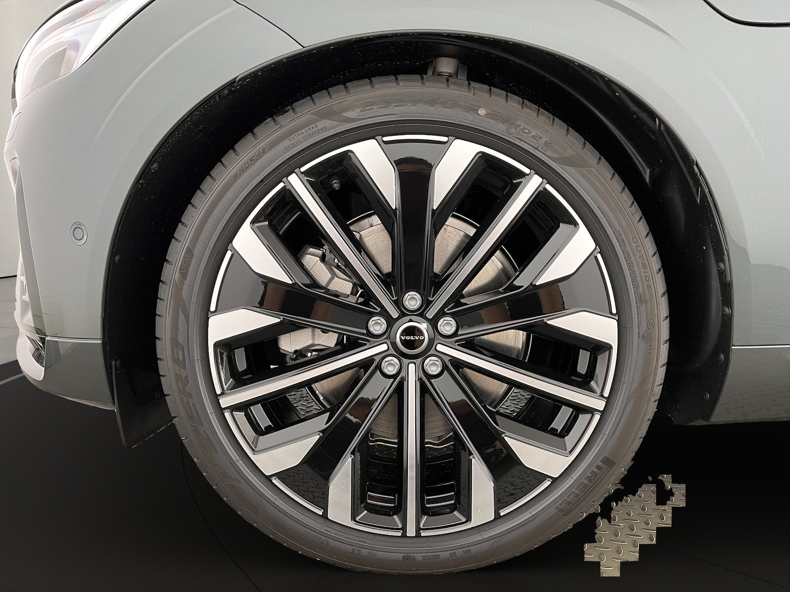 VOLVO XC60 2.0 T8 TE Ultra Dark eAWD, Plug-in-Hybrid Petrol/Electric, New car, Automatic - 7