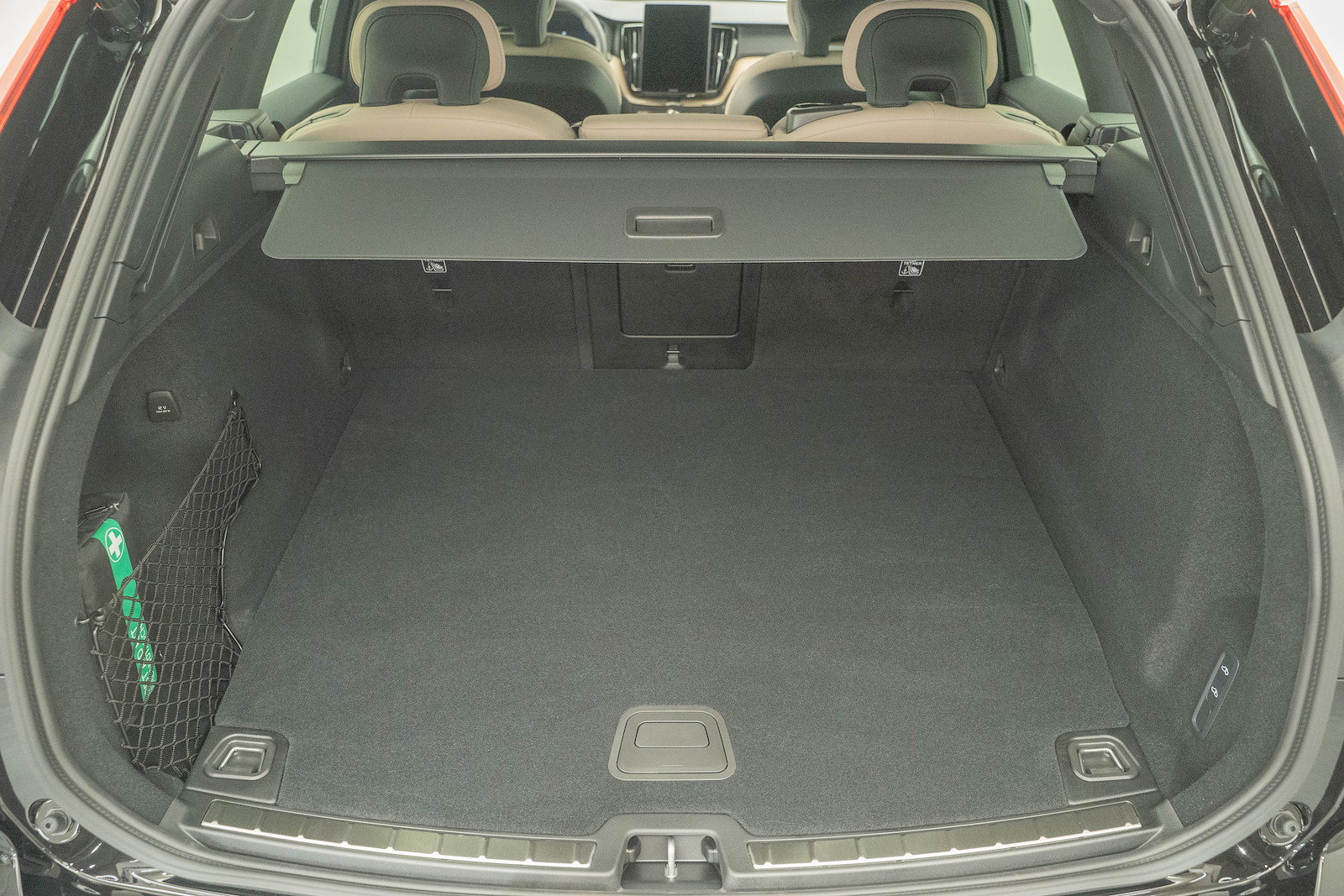 VOLVO XC60 2.0 T8 TE Ultra Bright eAWD, Plug-in-Hybrid Benzin/Elektro, Neuwagen, Automatik - 5