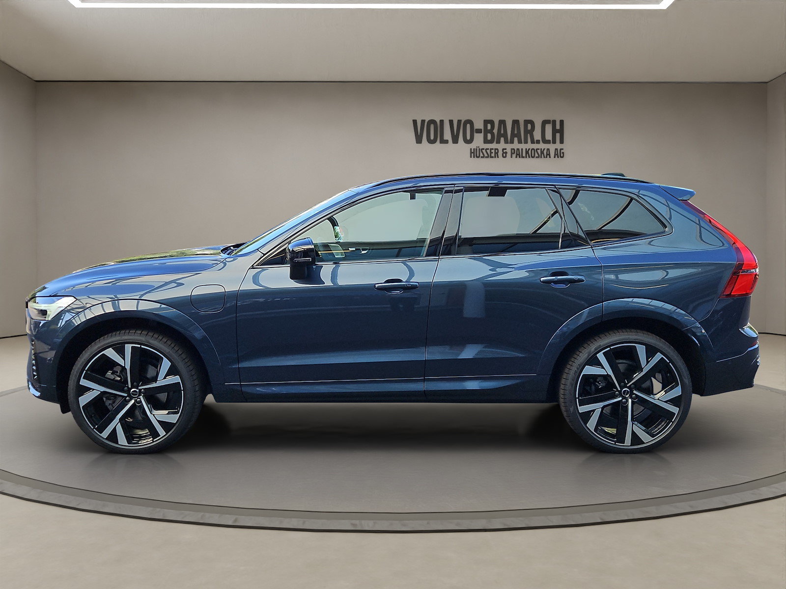 VOLVO XC60 2.0 T8 TE Ultra Dark eAWD, Plug-in-Hybrid Benzina/Elettrica, Auto nuove, Automatico - 2
