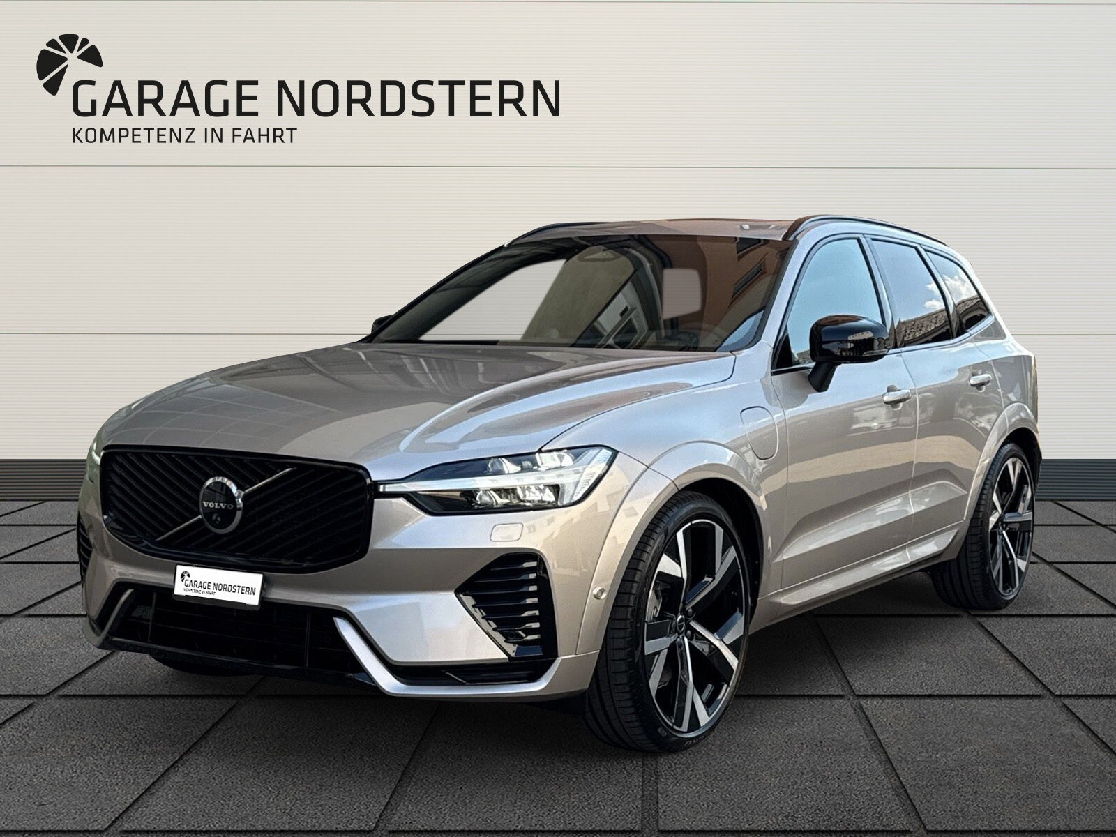 VOLVO XC60 2.0 T8 TE Ultra Dark eAWD