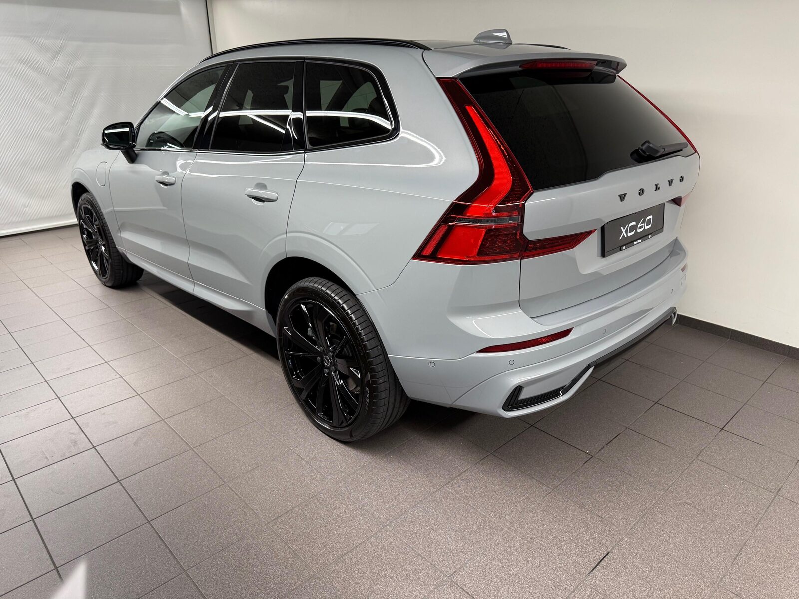 VOLVO XC60 2.0 T8 TE Black Edition eAWD, Plug-in-Hybrid Petrol/Electric, New car, Automatic - 4