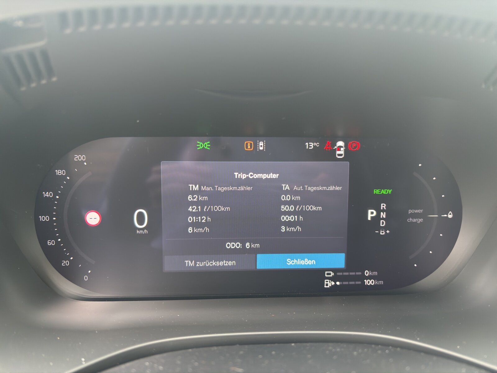 VOLVO XC60 2.0 T6 TE Plus Dark eAWD, Plug-in-Hybrid Petrol/Electric, New car, Automatic - 3