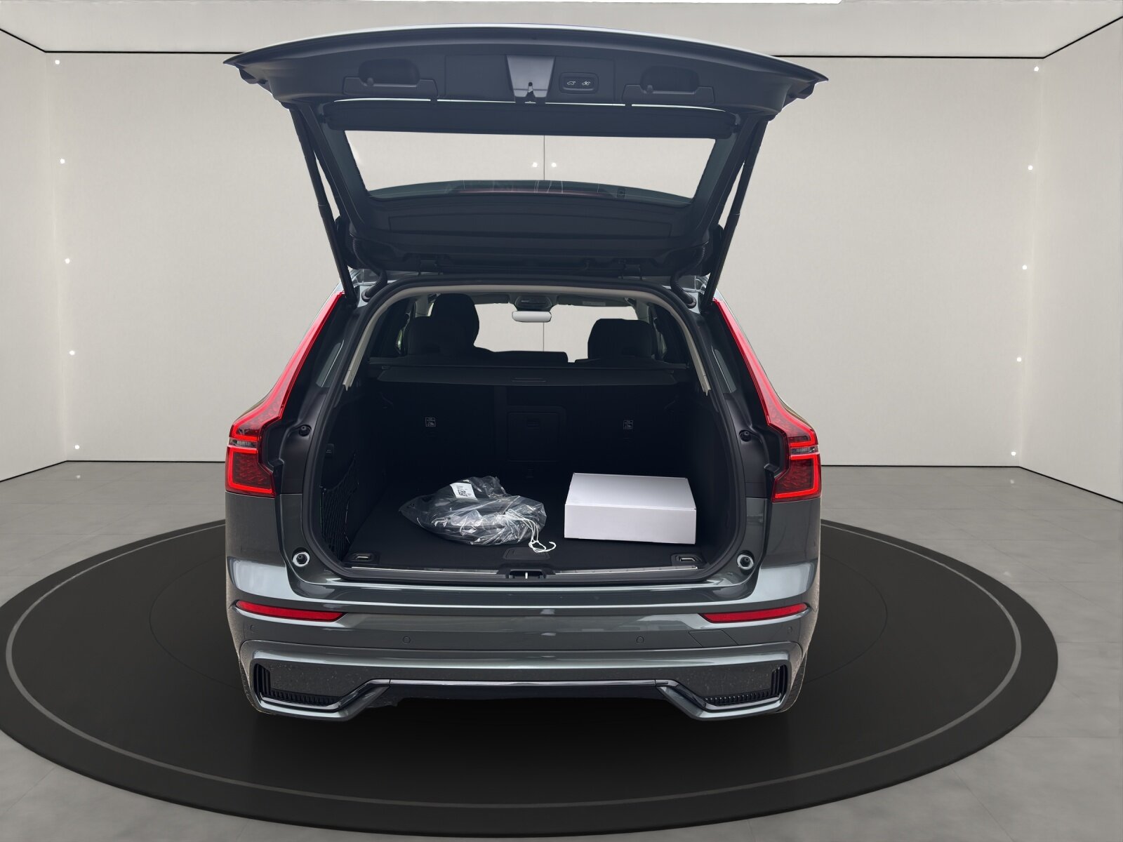VOLVO XC60 2.0 T6 TE Plus Dark eAWD, Plug-in-Hybrid Petrol/Electric, New car, Automatic - 4
