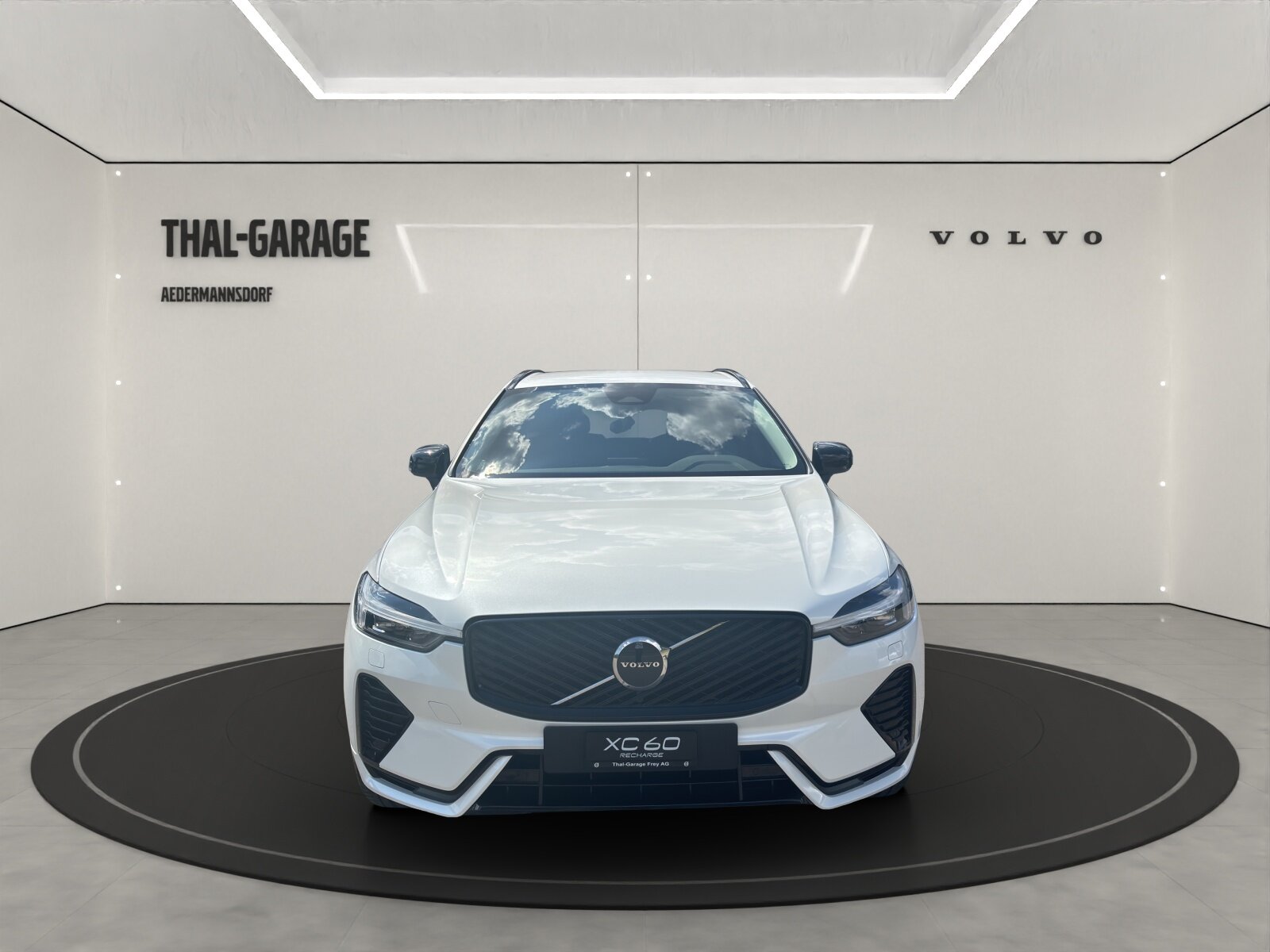 VOLVO XC60 2.0 T6 TE Plus Dark eAWD, Plug-in-Hybrid Petrol/Electric, New car, Automatic - 2