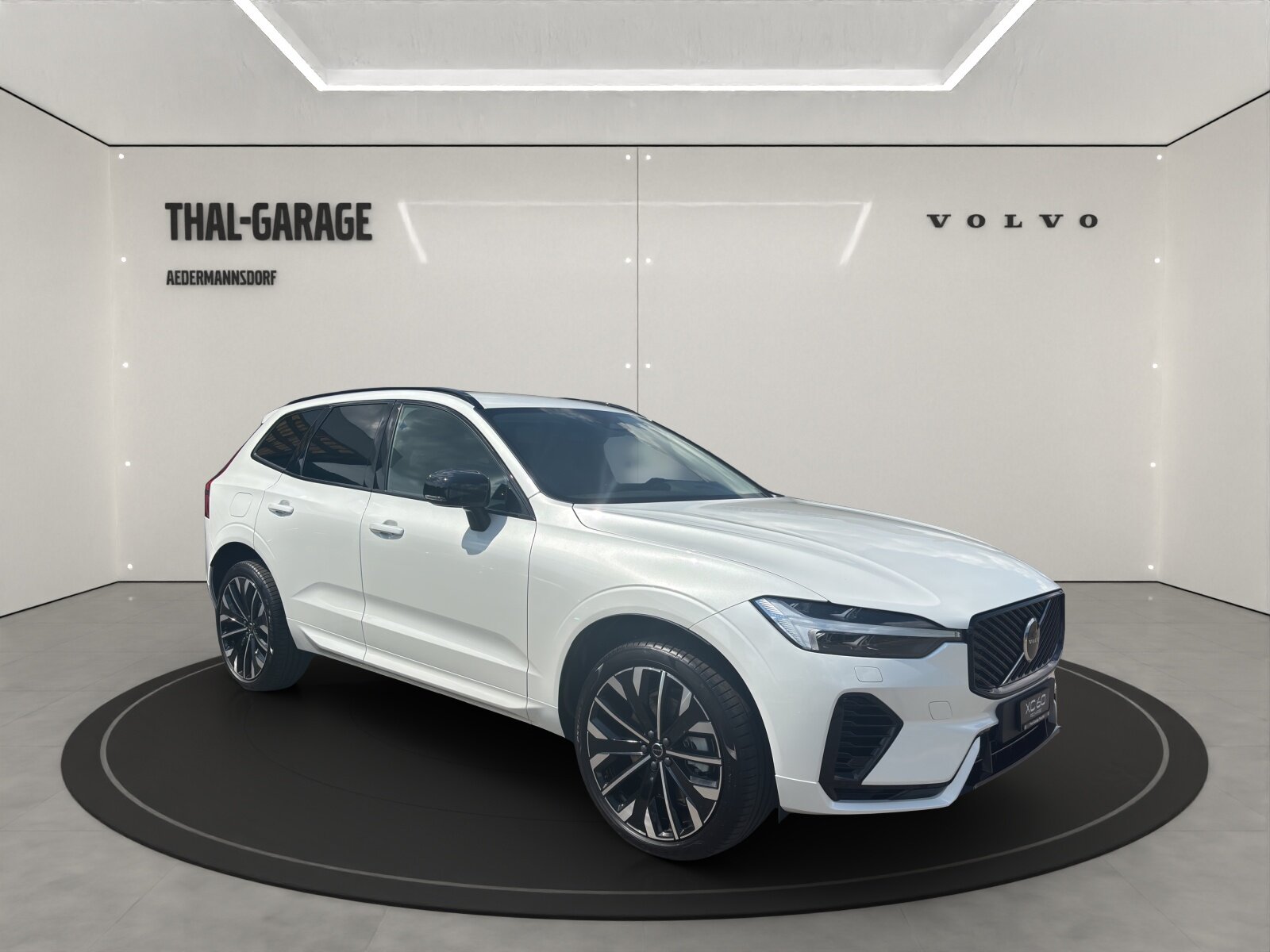 VOLVO XC60 2.0 T6 TE Plus Dark eAWD, Plug-in-Hybrid Petrol/Electric, New car, Automatic - 3