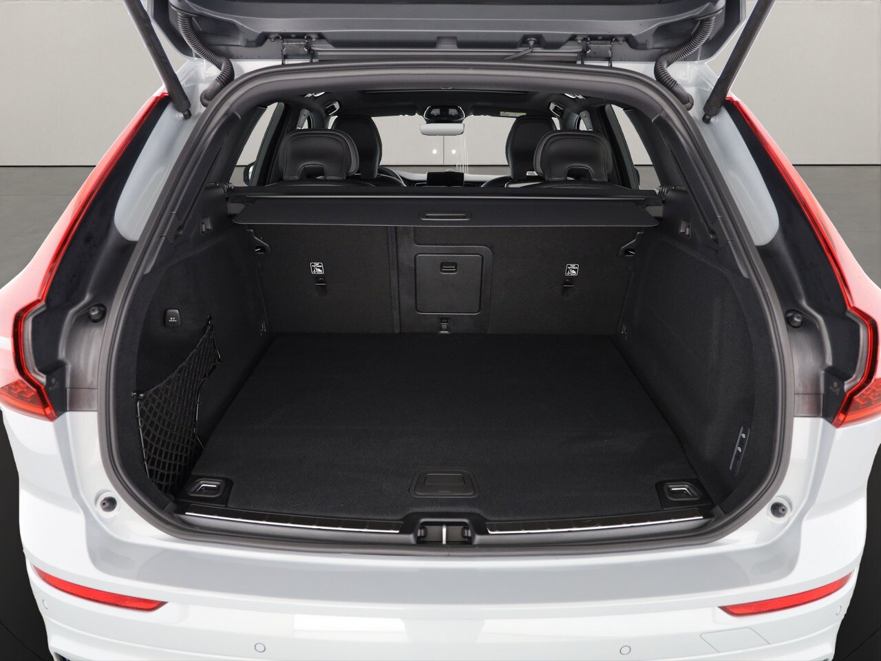 VOLVO XC60 2.0 T6 TE Black Edition eAWD, Plug-in-Hybrid Benzina/Elettrica, Auto nuove, Automatico - 4