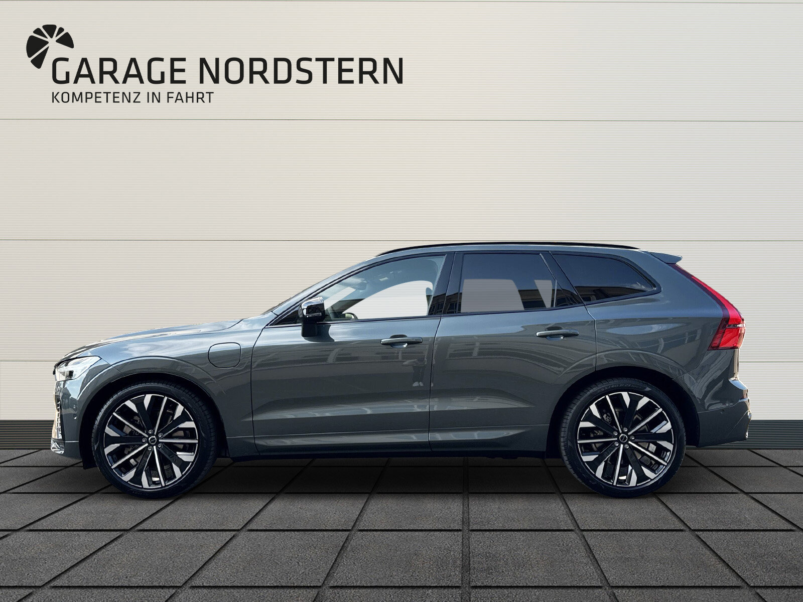 VOLVO XC60 2.0 T6 TE Ultra Dark eAWD, Plug-in-Hybrid Petrol/Electric, New car, Automatic - 2