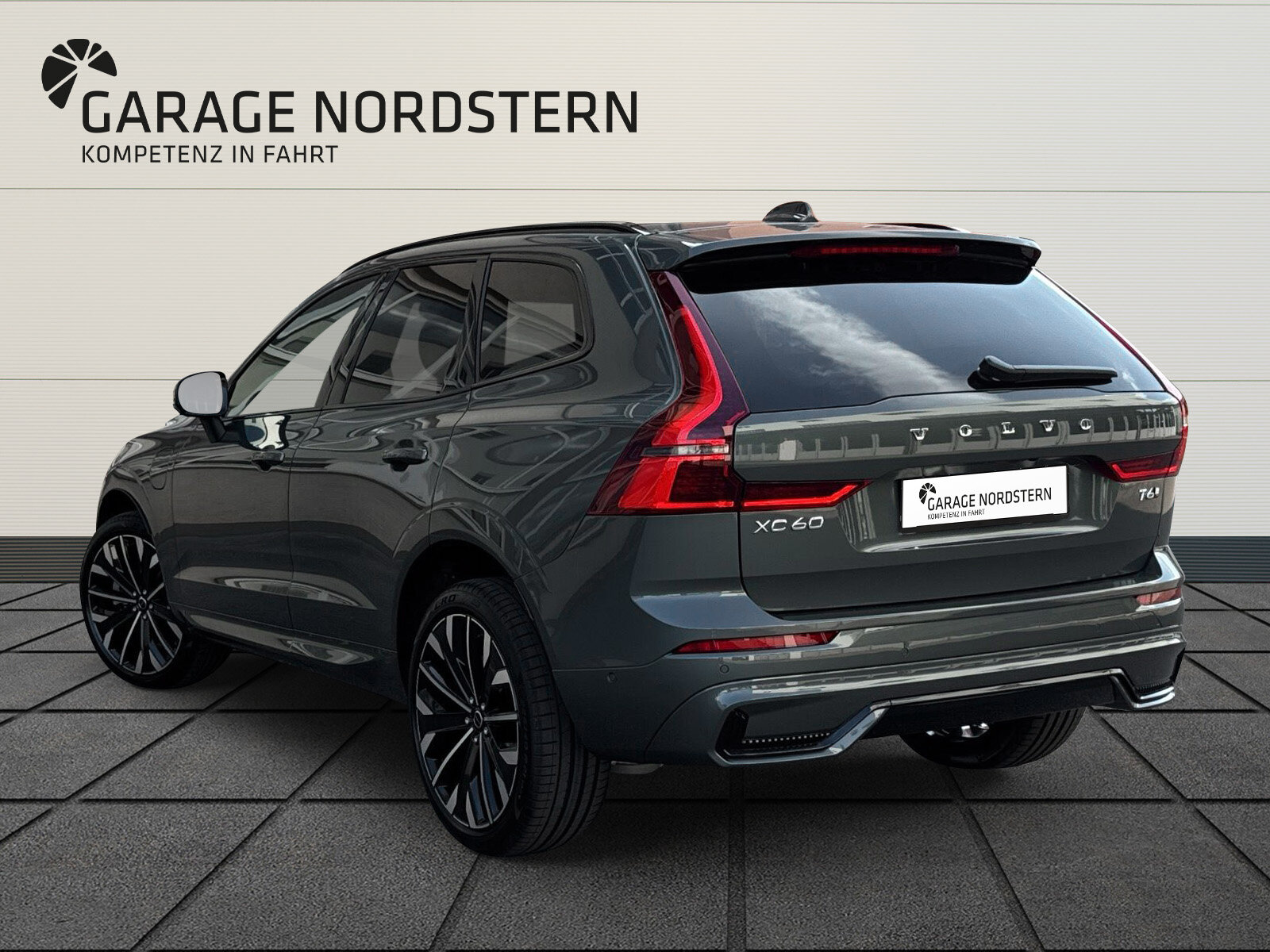 VOLVO XC60 2.0 T6 TE Ultra Dark eAWD, Plug-in-Hybrid Petrol/Electric, New car, Automatic - 3