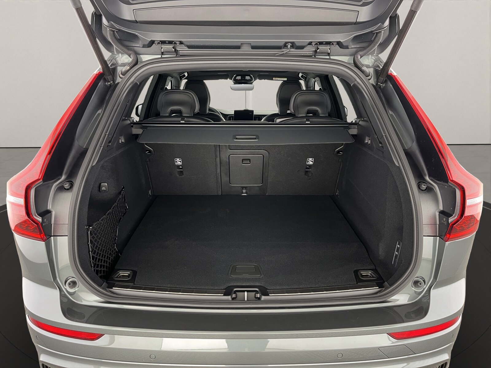 VOLVO XC60 2.0 T6 TE Ultra Dark eAWD, Plug-in-Hybrid Petrol/Electric, New car, Automatic - 6