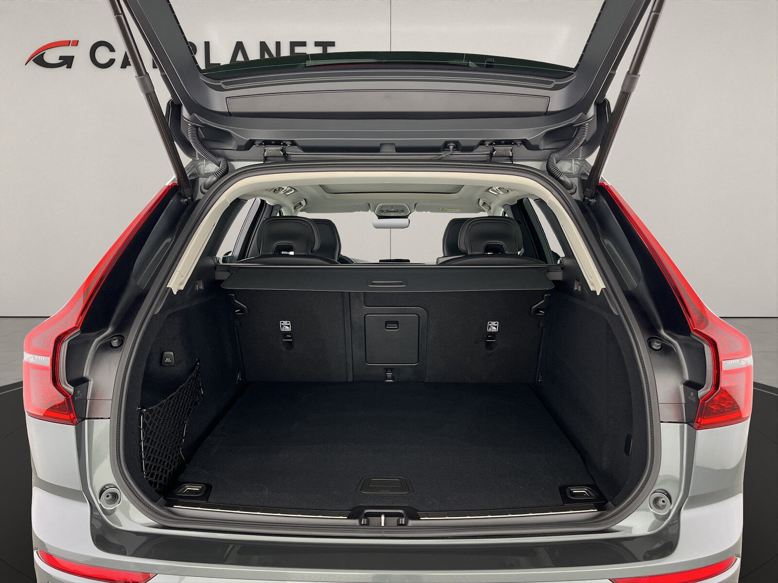 VOLVO XC60 2.0 T8 TE Ultra Dark eAWD, Plug-in-Hybrid Petrol/Electric, New car, Automatic - 6