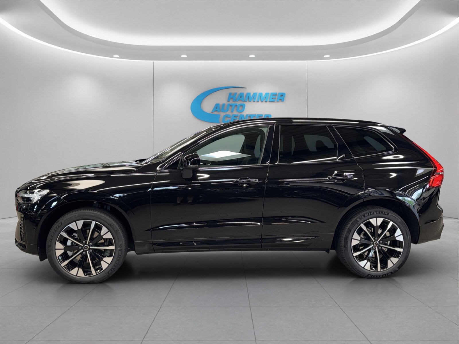 VOLVO XC60 2.0 B5 MH Plus Dark AWD, Mild-Hybrid Benzin/Elektro, Neuwagen, Automatik - 2
