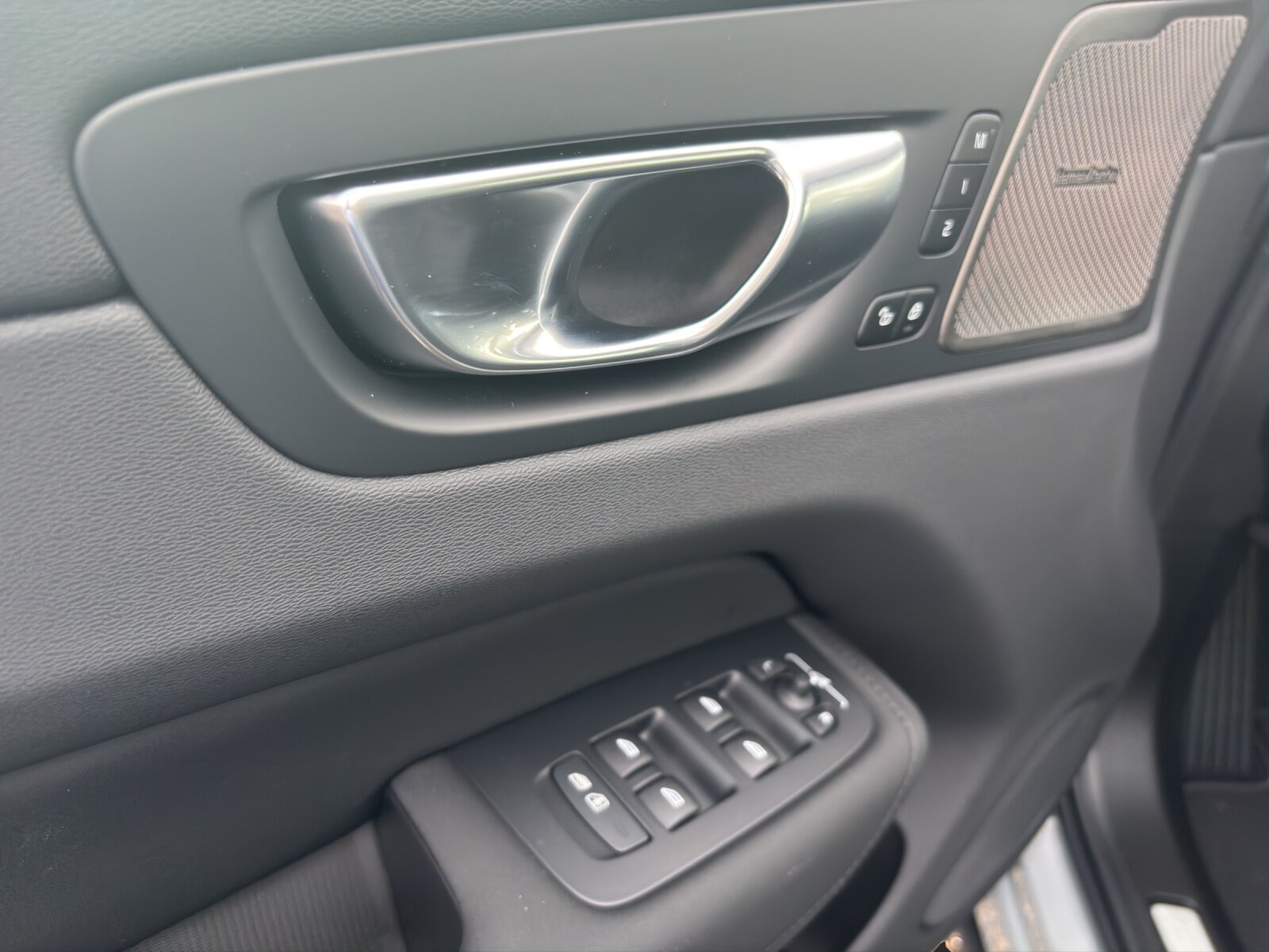 VOLVO XC60 2.0 T6 TE Ultra Dark eAWD, Plug-in-Hybrid Petrol/Electric, New car, Automatic - 6