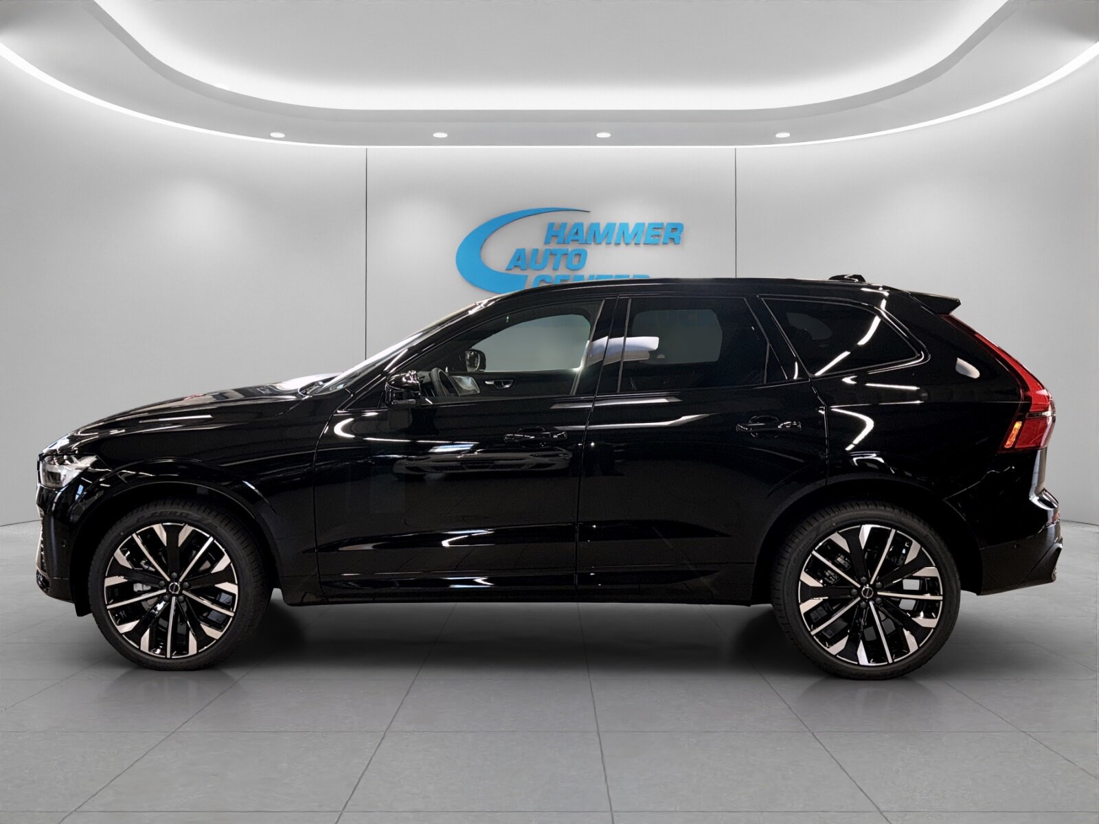 VOLVO XC60 2.0 B5 MH Ultra Dark AWD, Hybride Leggero Benzina/Elettrica, Auto nuove, Automatico - 2