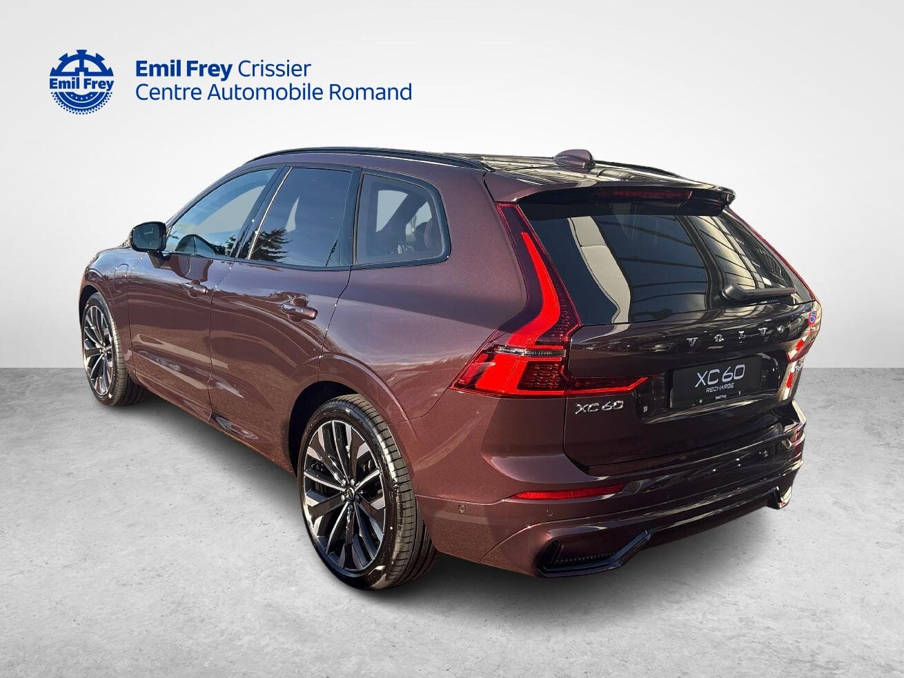 VOLVO XC60 2.0 T6 TE Ultra Dark eAWD, Plug-in-Hybrid Petrol/Electric, New car, Automatic - 3
