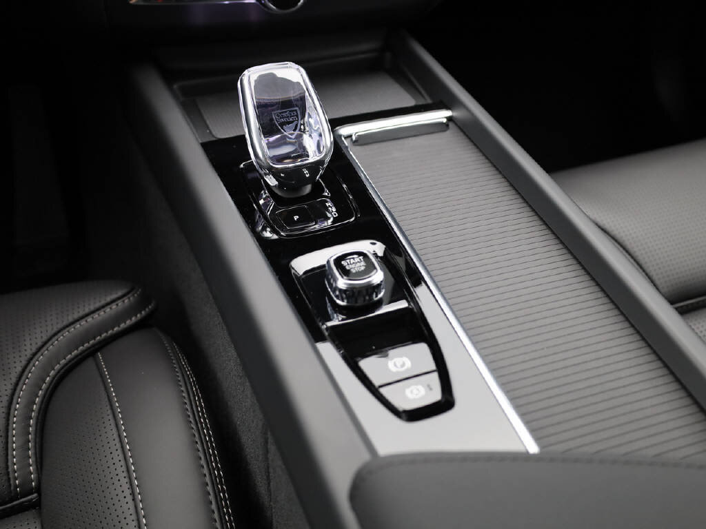 VOLVO XC60 2.0 T8 TE Ultra Dark eAWD, Plug-in-Hybrid Benzin/Elektro, Neuwagen, Automatik - 7