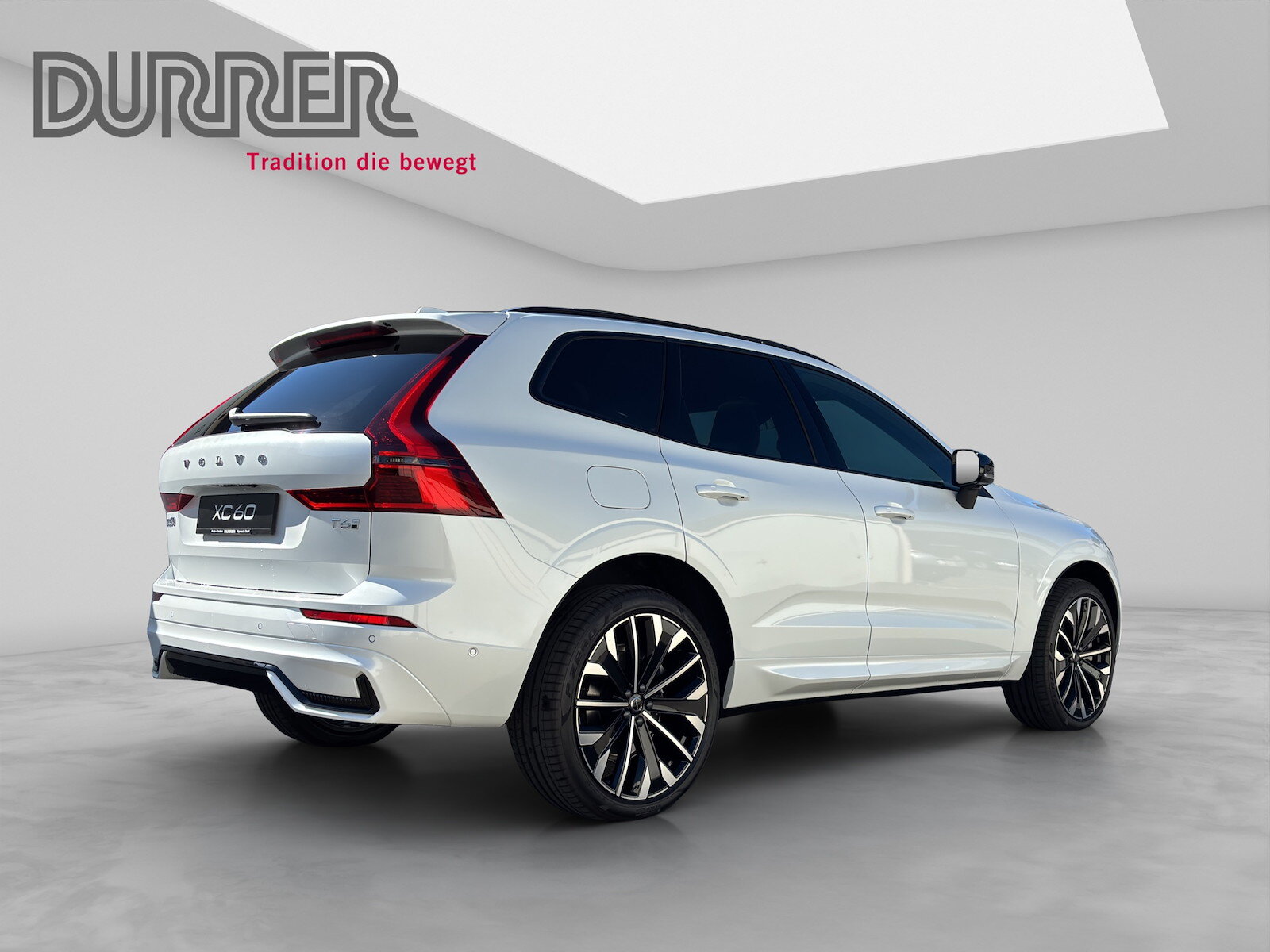 VOLVO XC60 2.0 T6 TE Ultra Dark eAWD, Hybride Rechargeable Essence/Électricité, Voiture nouvelle, Automatique - 4