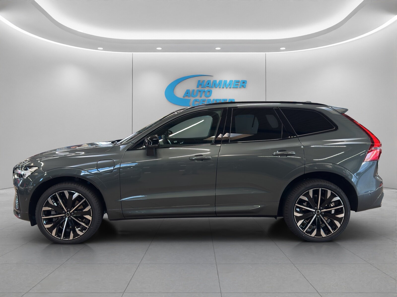 VOLVO XC60 2.0 T8 TE Ultra Dark eAWD, Plug-in-Hybrid Petrol/Electric, New car, Automatic - 2