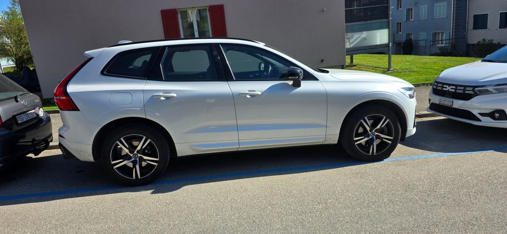 VOLVO XC60 2.0 T6 TE R-Design eAWD, Plug-in-Hybrid Petrol/Electric, Second hand / Used, Automatic - 2