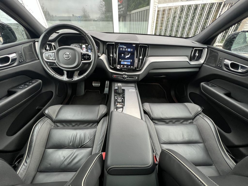 VOLVO B4 Diesel Mild Hybrid AWD, Diesel, Occasion / Utilisé, Automatique - 2
