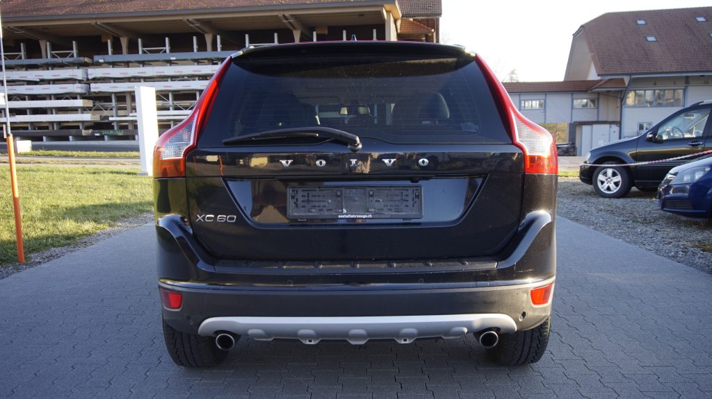 VOLVO XC60 2.4 D5 Summum AWD, Diesel, Occasion / Utilisé, Automatique - 4