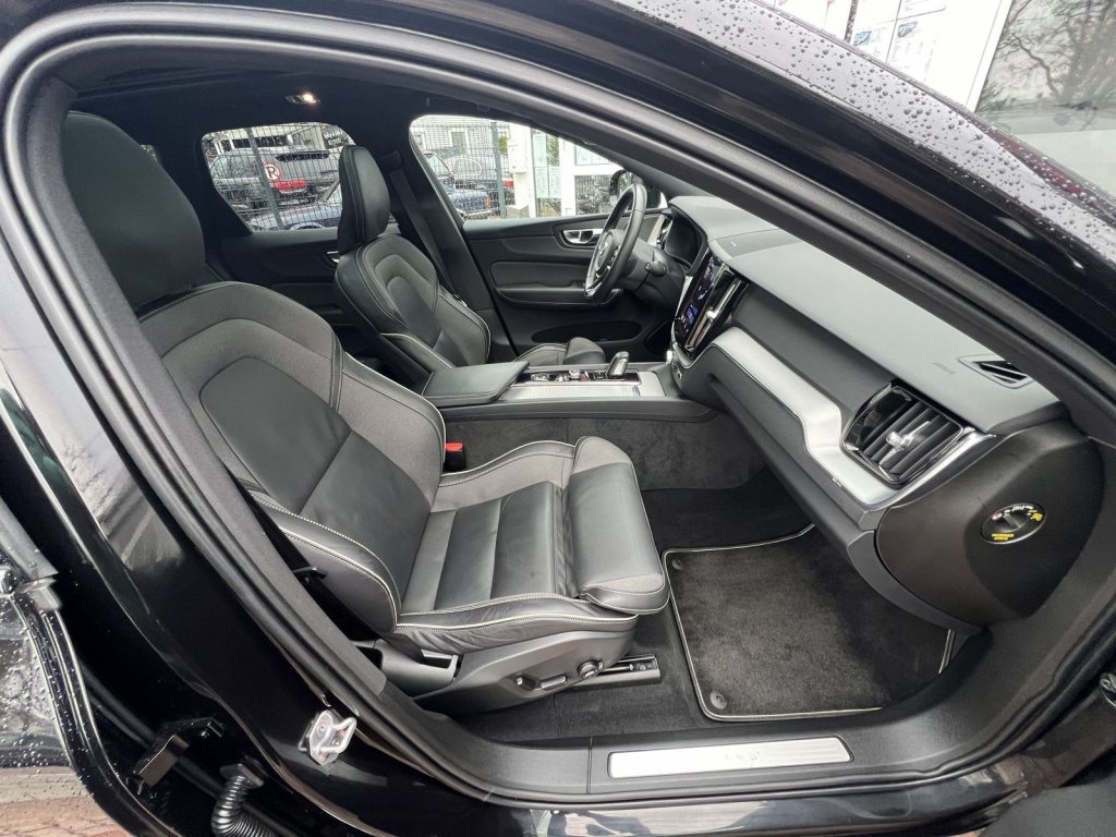 VOLVO B4 Diesel Mild Hybrid AWD, Diesel, Occasion / Utilisé, Automatique - 5