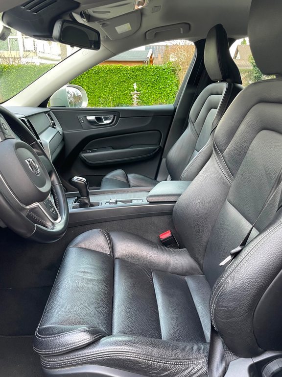 VOLVO XC60 2.0 D4 Momentum, Diesel, Occasion / Utilisé, Manuelle - 3