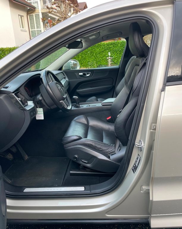 VOLVO XC60 2.0 D4 Momentum, Diesel, Occasion / Utilisé, Manuelle - 4